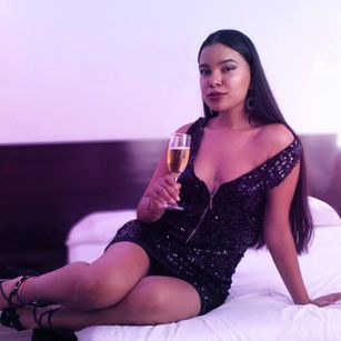 Model - HornyTv anal