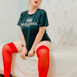 Model - Nina Parker sexy