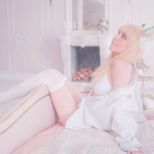 Model - ellie_wow wig