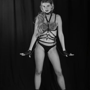 Model - Margo_Mrs pantyhose