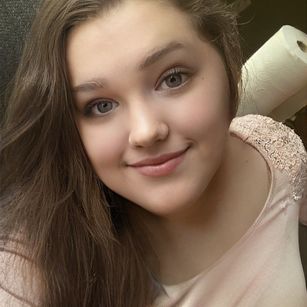 Model - Lauren Parker cute