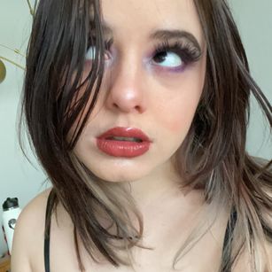 Model - Marina Peterson joi