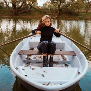 Model - Jia Lava masturbation