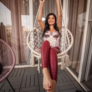 Model - Amaya mistress