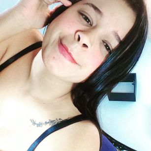 Model - Isa Brown new