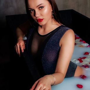 Model - Kitty_Kiss flirting