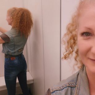 Model - Annie Body worship