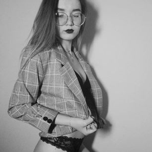 Model - Sharon roleplaying