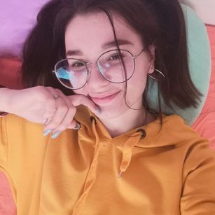 Model - Sharon striptease