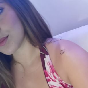 Model - carol pantymedias