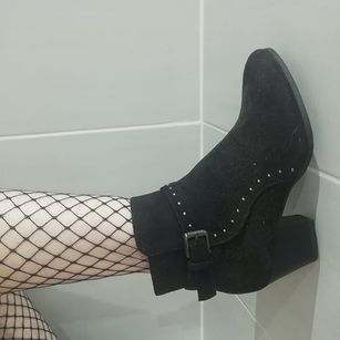 Model - Melanie performer