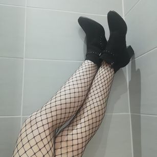 Model - Melanie vagina