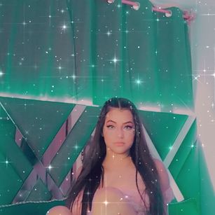 Model - Liz sweet dp