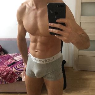 Model - Antawnata hung