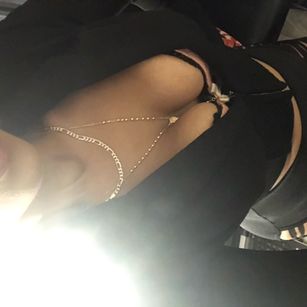 Model - GoddessAminaBordeaux cfnm