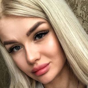 Model - Kira Awesome feet