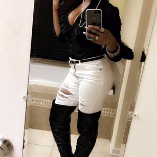 Model - Farrah Monroe joi