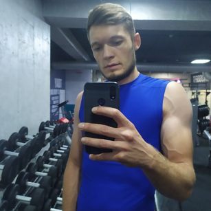 Model - Nick deepthroat