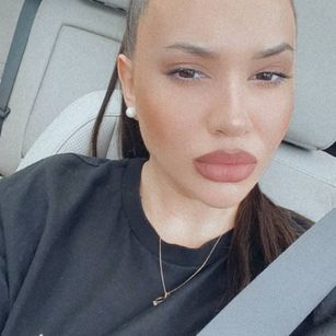 Model - IsabelaDoe boobs