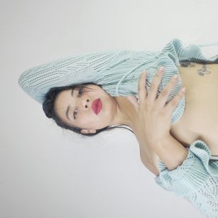 Model - Lola downes latina