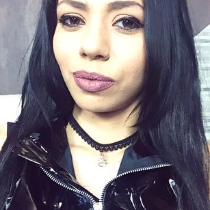 Model - Lilith Dagmar ballbusting