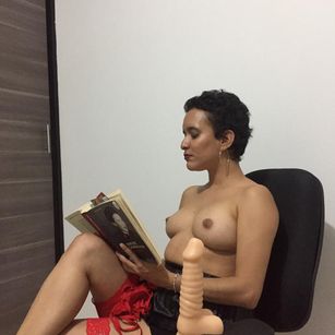 Model - LillyPoirot taste