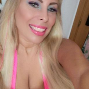 Model - Jasminelynn findom