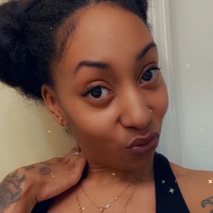 Model - Destiny Red bigtits