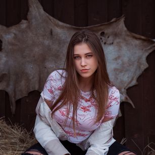 Model - KarenCum legs