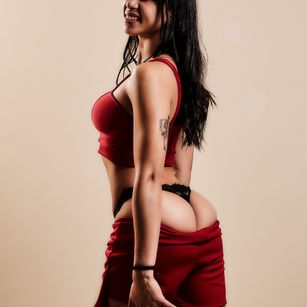 Model - Laura_fiore horny