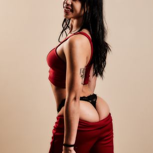 Model - Laura_fiore petite