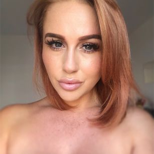 Model - Ella May feet