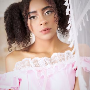 Model - EmmyRachel latina