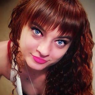 Model - FoxyCleopatraxxx spanking