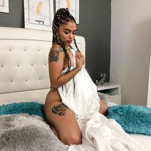 Model - Zoe Montini cei