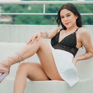 Model - Tiana Grecchi dildo