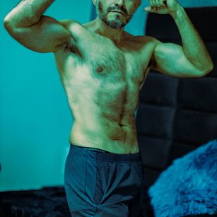 Model - Sbasstone  muscles latin