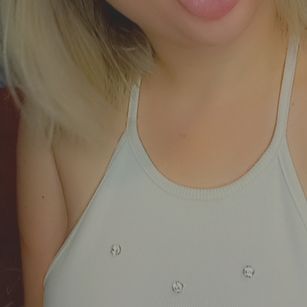 Model - Vikitty fetish