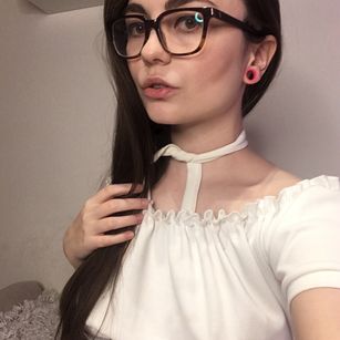 Model - Julie Grace skinny