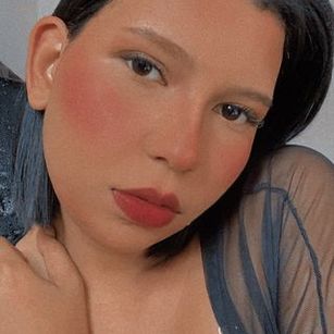 Model - Annie masturbation