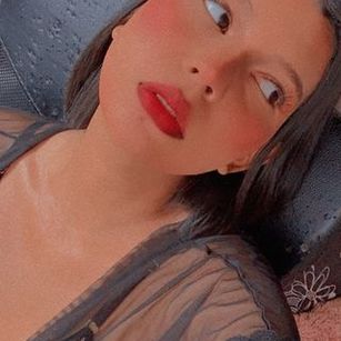 Model - Annie latina