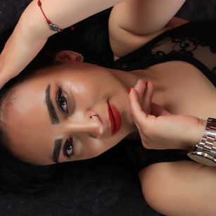 Model - Hallie Adams pussy