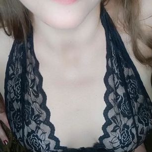 Model - BelindaMaya hungry