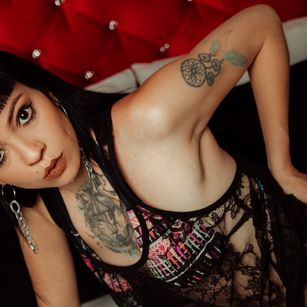 Model - LisaThorner tattoo