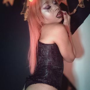 Model - africa gonzalez toys