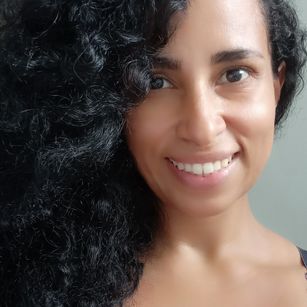 Model - Thalia Gomex squirt