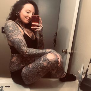 Model - Tattooed Victoria tattoos