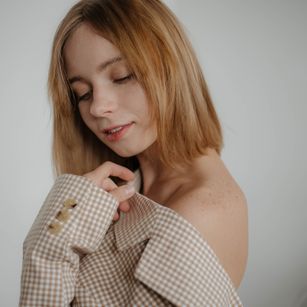 Model - EllyMur feet