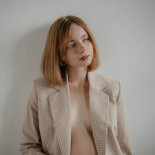 Model - EllyMur feet