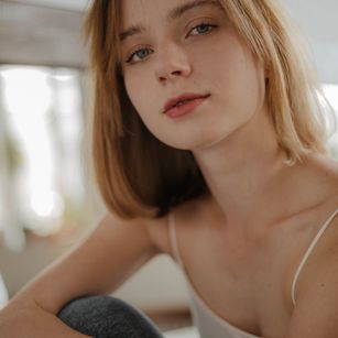 Model - EllyMur dirtytalk